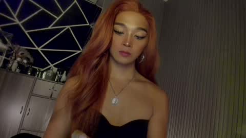 Ms Ella online show from December 6, 5:00 pm