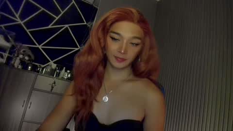 Ms Ella online show from December 14, 8:40 pm