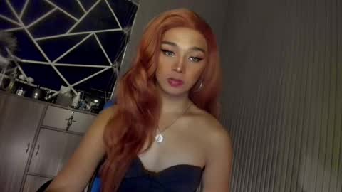 Ms Ella online show from December 25, 12:15 pm