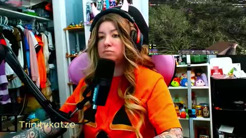 Snapshot of trinitykatze chatting on March 23, 5:28 pm Trin Kat pet online show from March 23, 5:28 pm