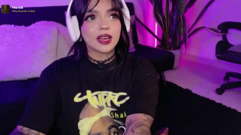 Val martinez  online show from April 21, 1:07 am