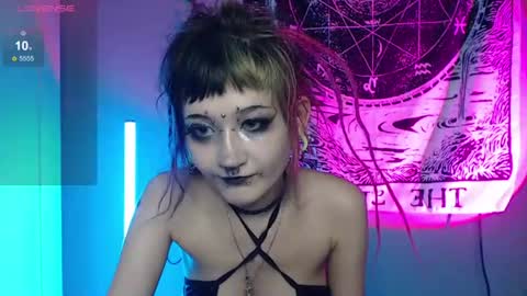 Trish online show from August 9, 7:30 pm