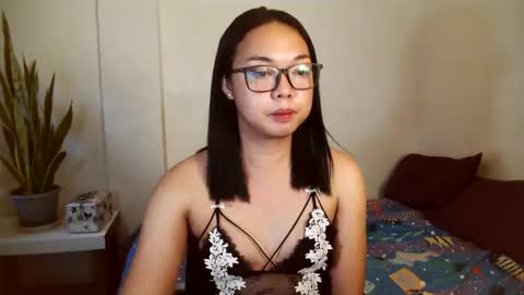 Snapshot of trishakera chatting on January 19, 2:47 am trisha online show from January 19, 2:47 am