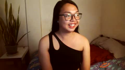 Snapshot of trishakera chatting on January 27, 2:10 am trisha online show from January 27, 2:10 am