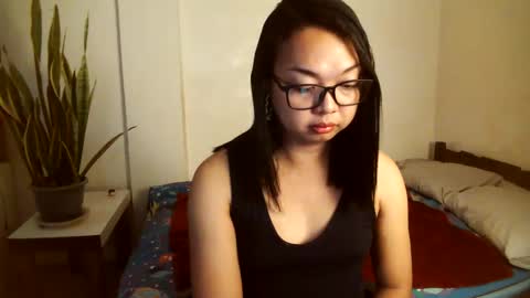 Snapshot of trishakera chatting on January 28, 1:08 am trisha online show from January 28, 1:08 am