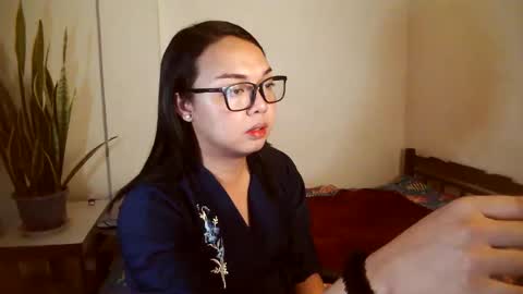 Snapshot of trishakera chatting on January 29, 10:05 am trisha online show from January 29, 10:05 am