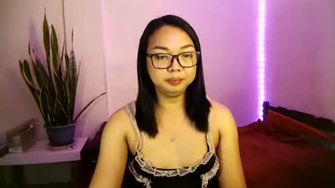 Snapshot of trishakera chatting on February 7, 8:22 am trisha online show from February 7, 8:22 am