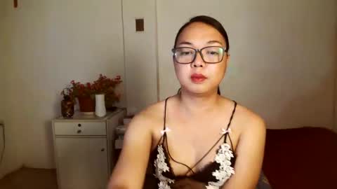 Snapshot of trishakera chatting on February 14, 3:00 am trisha online show from February 14, 3:00 am