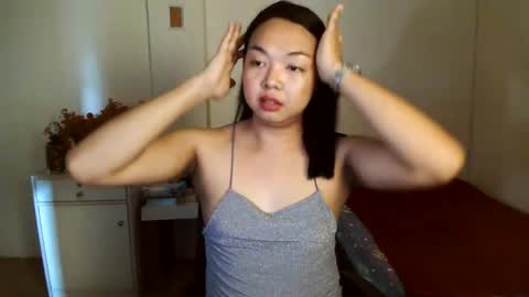 Snapshot of trishakera chatting on February 14, 6:02 am trisha online show from February 14, 6:02 am