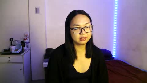 Snapshot of trishakera chatting on February 23, 10:20 pm trisha online show from February 23, 10:20 pm