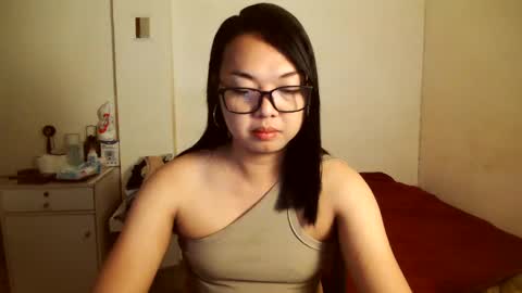 Snapshot of trishakera chatting on February 27, 7:47 pm trisha online show from February 27, 7:47 pm