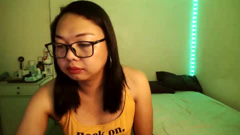 Snapshot of trishakera chatting on February 28, 11:45 pm trisha online show from February 28, 11:45 pm