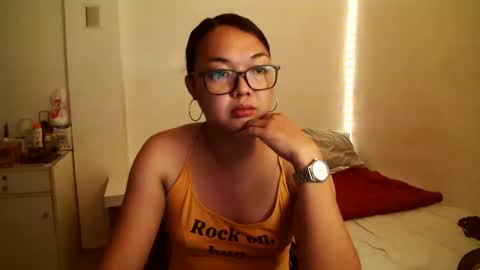 Snapshot of trishakera chatting on March 9, 2:39 am trisha online show from March 9, 2:39 am