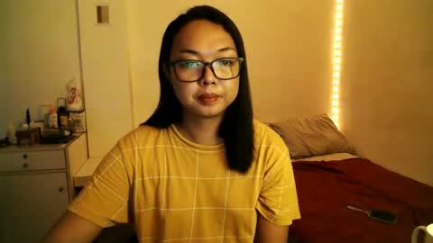 Snapshot of trishakera chatting on March 11, 1:26 am trisha online show from March 11, 1:26 am