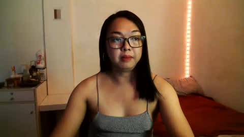 Snapshot of trishakera chatting on March 12, 1:36 am trisha online show from March 12, 1:36 am