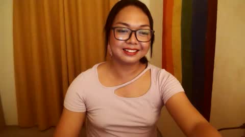 Snapshot of trishakera chatting on September 18, 1:02 pm trisha online show from September 18, 1:02 pm