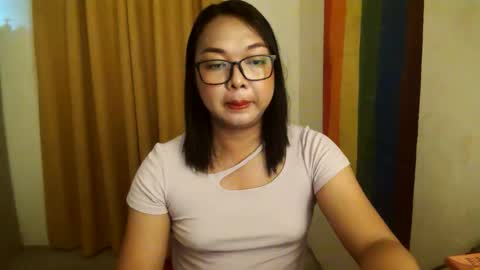 Snapshot of trishakera chatting on September 25, 2:26 am trisha online show from September 25, 2:26 am