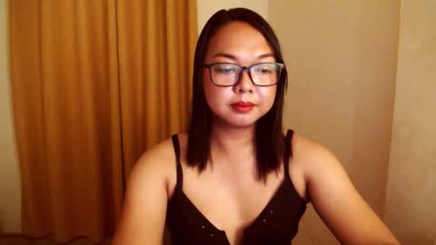 Snapshot of trishakera chatting on October 29, 2:14 am trisha online show from October 29, 2:14 am