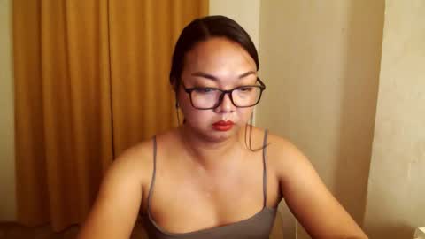 Snapshot of trishakera chatting on November 5, 2:00 am trisha online show from November 5, 2:00 am