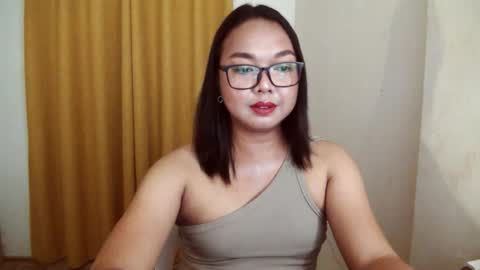 Snapshot of trishakera chatting on November 15, 12:13 pm trisha online show from November 15, 12:13 pm