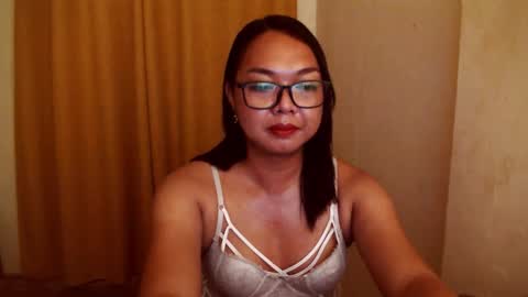 Snapshot of trishakera chatting on November 30, 4:11 pm trisha online show from November 30, 4:11 pm