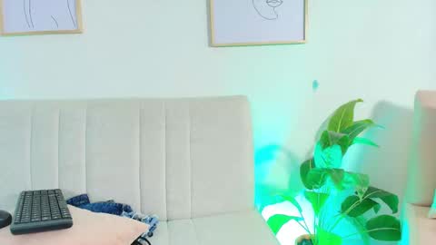 Snapshot of trissha_xk1 chatting on January 11, 3:09 pm Trissha online show from January 11, 3:09 pm