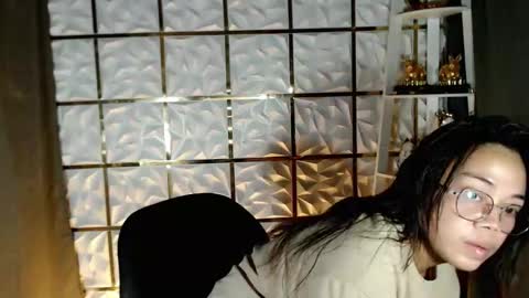 trixie_foxslut online show from March 29, 12:05 pm