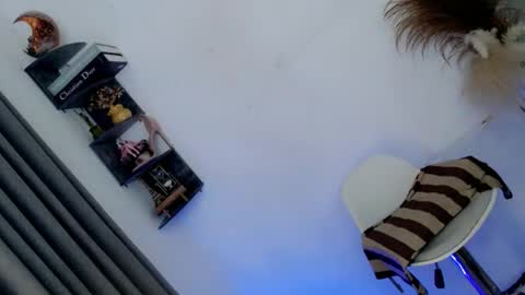 Snapshot of trixie_moore chatting on May 15, 5:36 am trixie_moore online show from May 15, 5:36 am