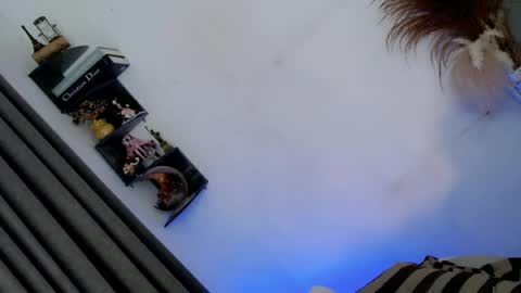 trixie_moore online show from July 6, 5:04 am
