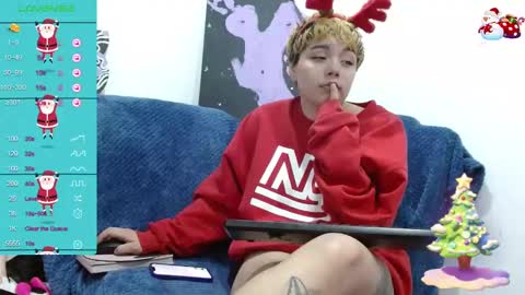 Snapshot of trixie_tangg chatting on December 24, 3:38 am Kitty online show from December 24, 3:38 am