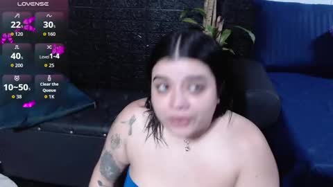 Snapshot of trixxiee_ chatting on October 12, 6:56 am trixxiee_ online show from October 12, 6:56 am