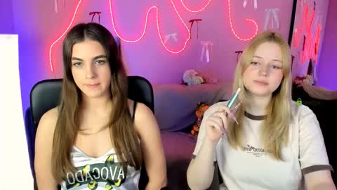 Trixy online show from March 25, 1:28 pm