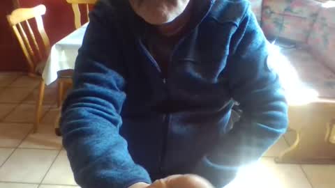Snapshot of trobelle chatting on April 19, 10:25 am trobelle online show from April 19, 10:25 am