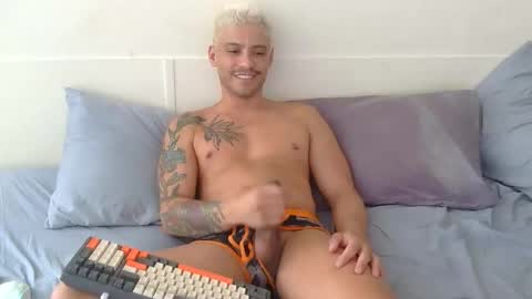 Snapshot of tropicalmadness chatting on January 10, 6:04 am Archie Torres online show from January 10, 6:04 am