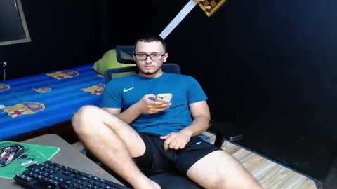 Snapshot of troy_6969 chatting on November 24, 8:52 pm Alan David online show from November 24, 8:52 pm