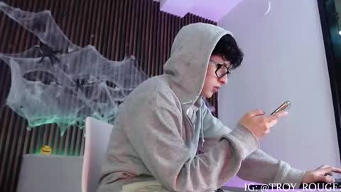 Snapshot of troy_rouge chatting on October 18, 6:52 pm Troy online show from October 18, 6:52 pm