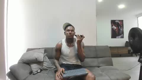 Snapshot of troykhalil chatting on July 18, 9:07 pm Troy Khalil online show from July 18, 9:07 pm