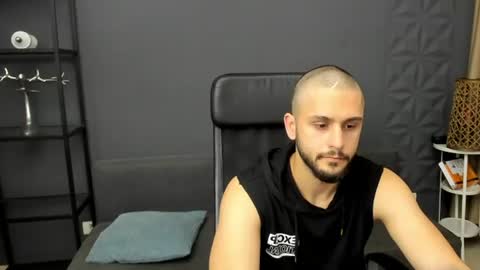 Snapshot of troywade chatting on June 11, 4:32 am TroyWade online show from June 11, 4:32 am