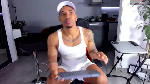 Snapshot of troywesly_ chatting on September 19, 2:02 am Troy wesly online show from September 19, 2:02 am