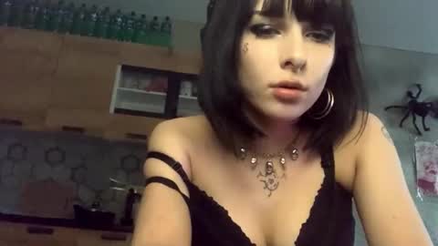 Snapshot of trudymersereau chatting on February 24, 1:53 pm Poly online show from February 24, 1:53 pm