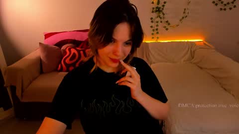 Snapshot of true_voice chatting on June 24, 12:26 pm Emma online show from June 24, 12:26 pm