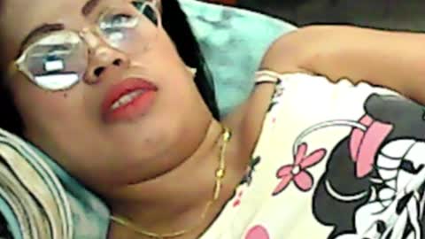 Snapshot of truefilipinabeauty chatting on October 23, 12:32 am emily online show from October 23, 12:32 am