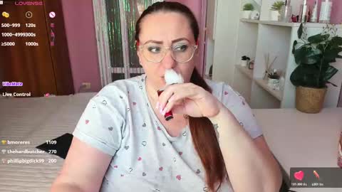 Snapshot of truly_goddess chatting on March 7, 12:23 pm Adelle online show from March 7, 12:23 pm