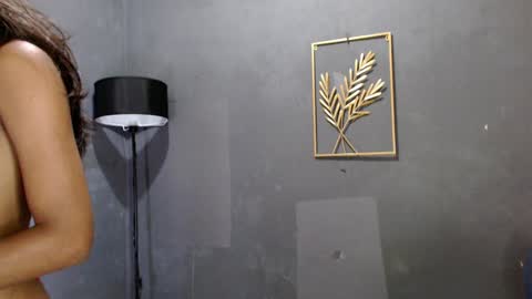 Snapshot of ts_blacklady chatting on December 21, 5:18 pm BLACKYLADY online show from December 21, 5:18 pm