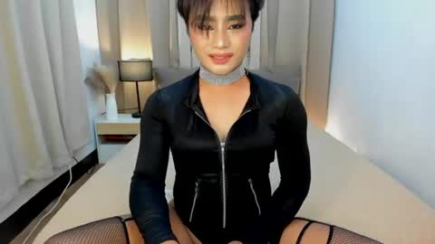 Snapshot of tsbigcock_ chatting on June 18, 11:36 am YOUR MISTRESS online show from June 18, 11:36 am