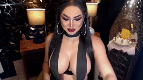 Snapshot of tsdarkdevon chatting on February 12, 12:44 pm tsdarkdevon online show from February 12, 12:44 pm