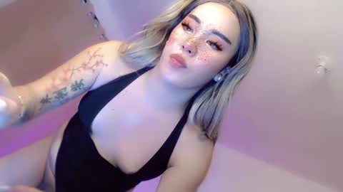 Snapshot of tsgirl_julian69 chatting on December 21, 10:30 pm Julian online show from December 21, 10:30 pm