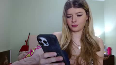 Snapshot of tsindicablue chatting on February 5, 3:11 am tsindicablue online show from February 5, 3:11 am