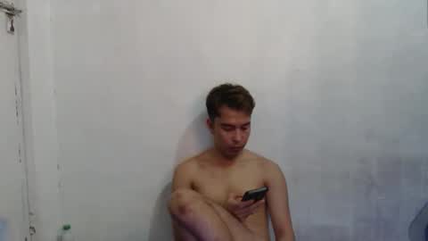 Snapshot of tskittylove69 chatting on December 18, 12:22 pm Kitty online show from December 18, 12:22 pm