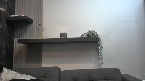 Lexi Longg online show from April 19, 6:10 pm